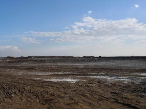 要實現(xiàn)“藍(lán)天白云”，仍需要我們的努力